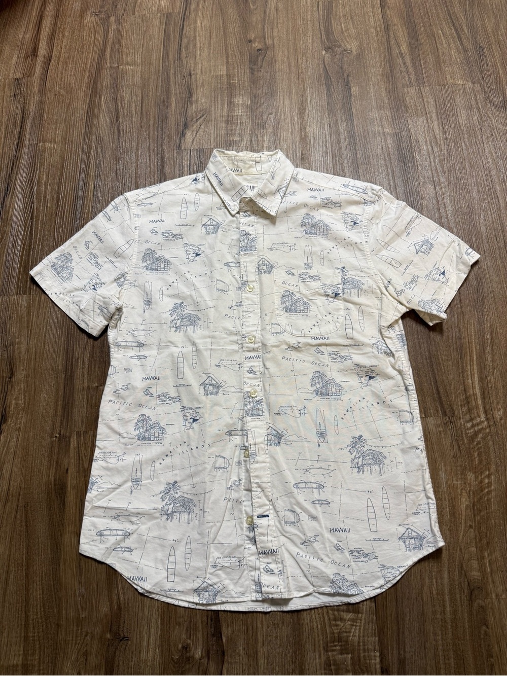 Gap Men's Short Sleeve Hawaii Print Shirt